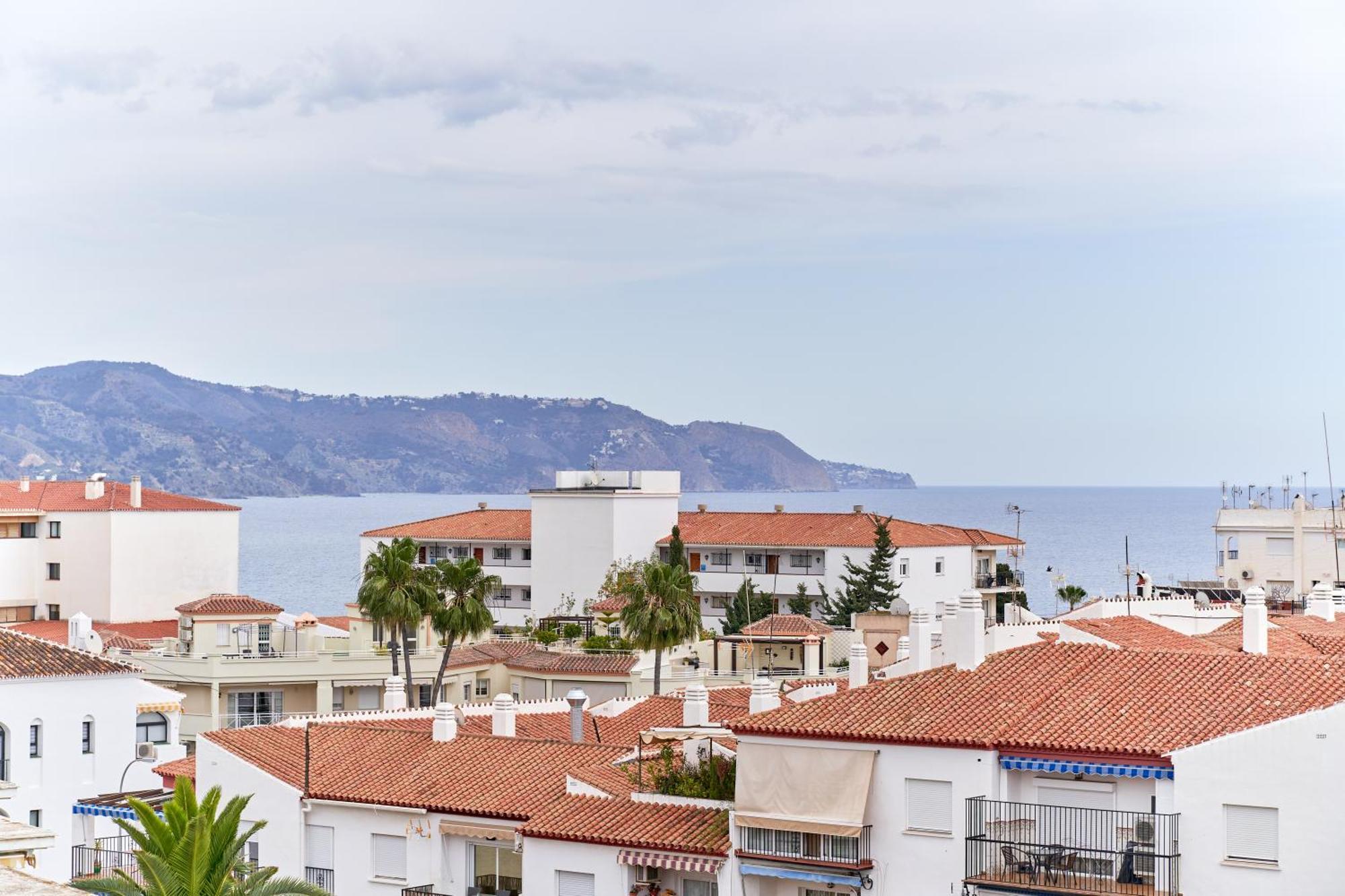 1 Bed Apartment With Sea View Nerja Exterior foto
