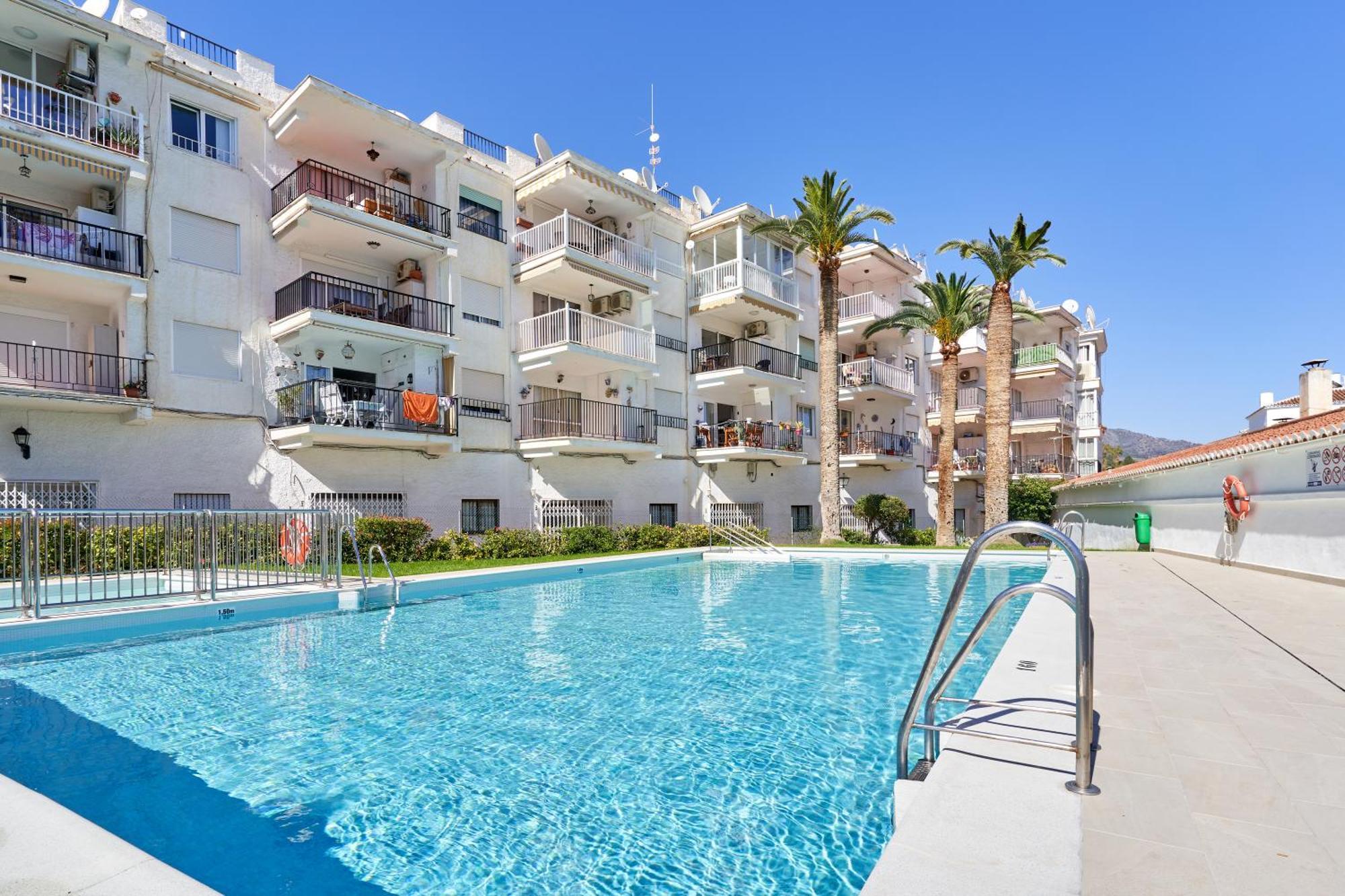 1 Bed Apartment With Sea View Nerja Exterior foto
